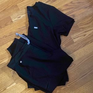 FIGS black XL Catarina top/ FIG XLP Zamora joggers